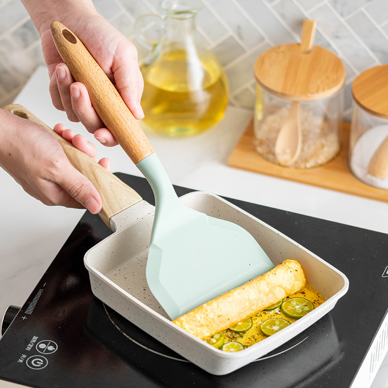 Utensili da cucina in silicone - Okonomiyaki Spatula recensione e prezzo